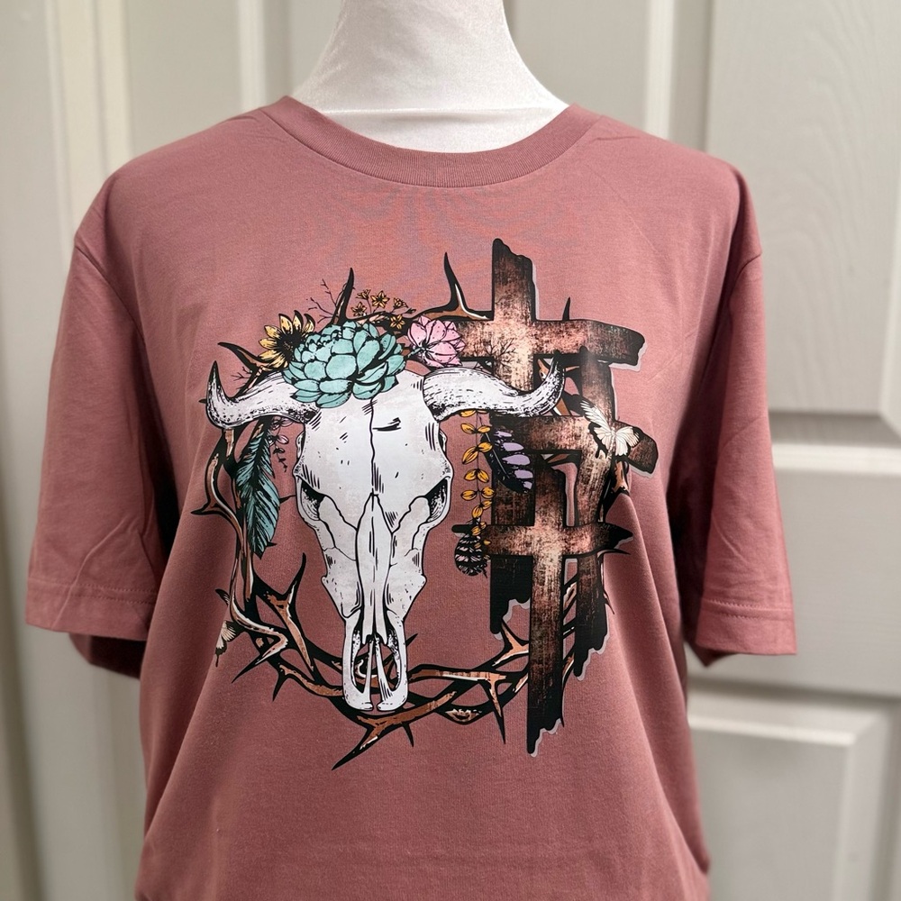 Graphic Tee with Skull and Floral Design